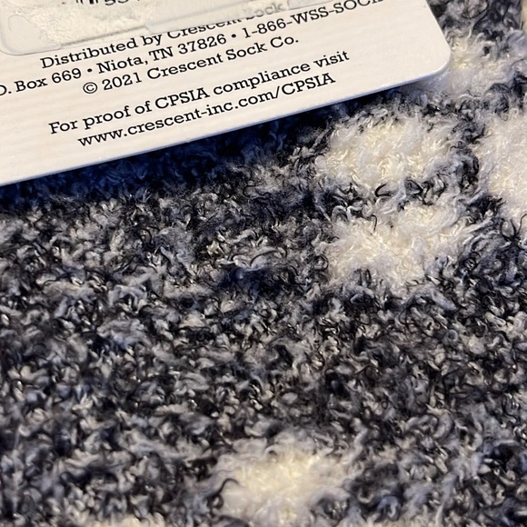 NEVER WORN WORLD'S SOFTEST KNIT PICKIN' COLLECTION SOCKS - PAWPRINTS ADORABLE! - Picture 6 of 9